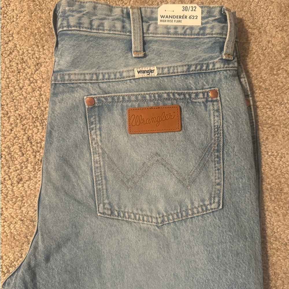 **NWT** Wrangler High Rise Wanderer 622